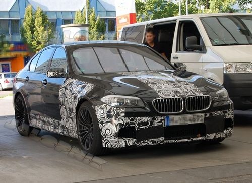2011 BMW M5: First Look Inside